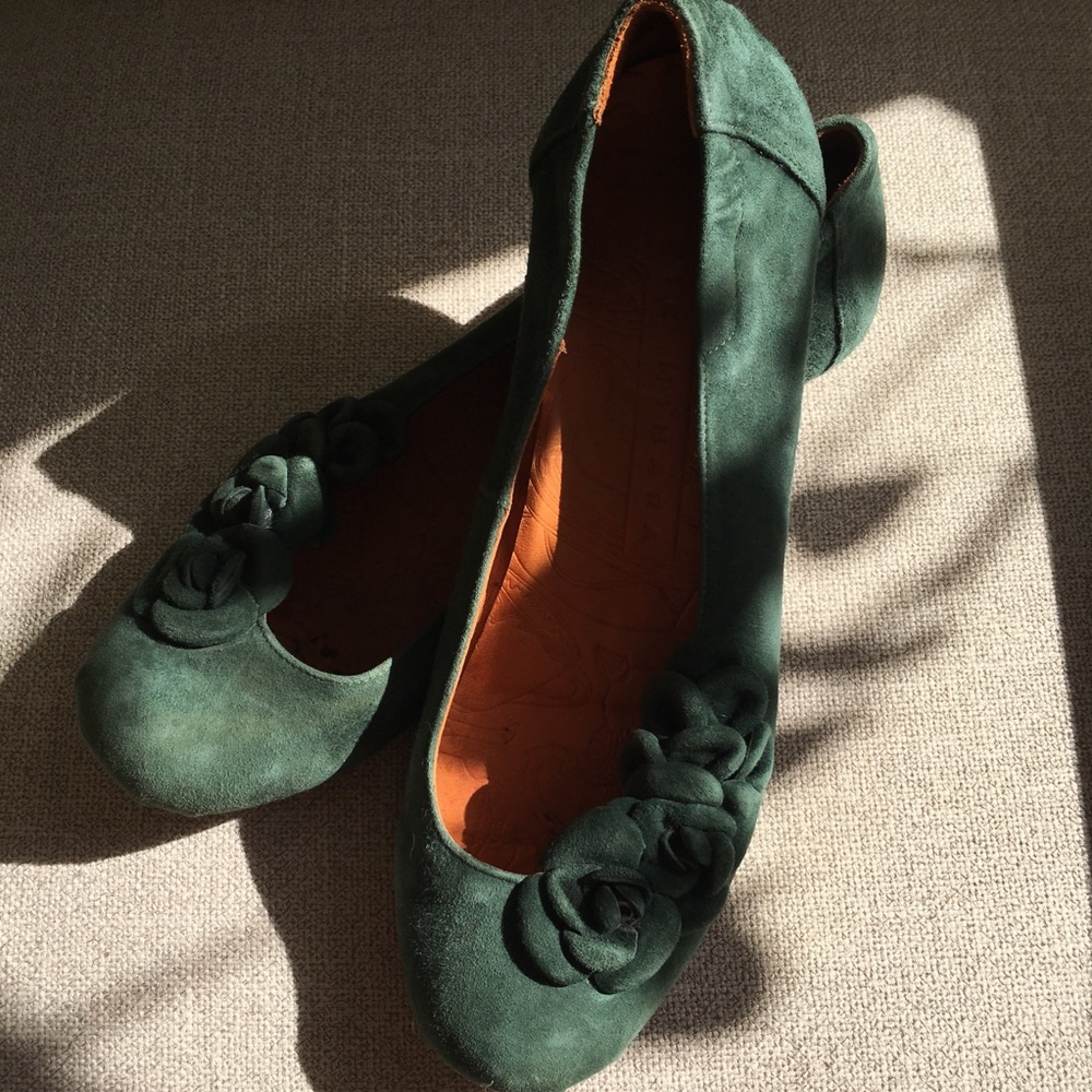 Chie Mihara Reina flower flats